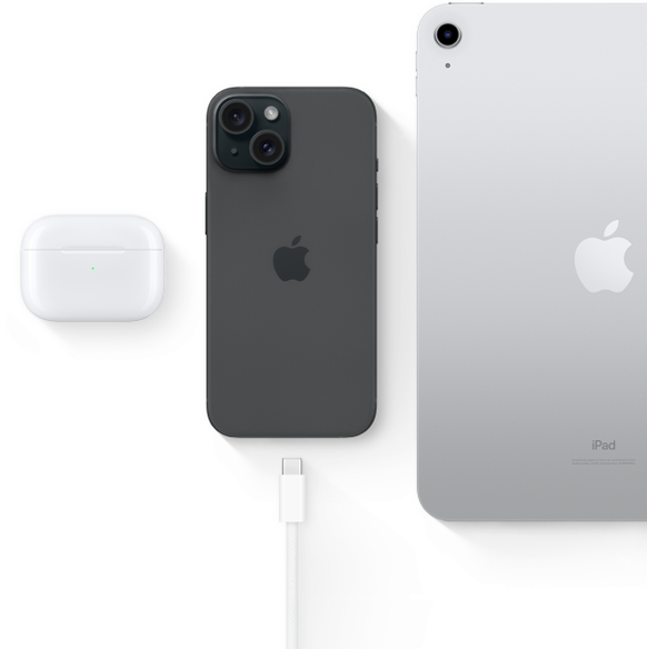 iPhone 15 med USB-C-tilkobling som viser at samme tilkobling kan brukes med AirPods Pro og iPad